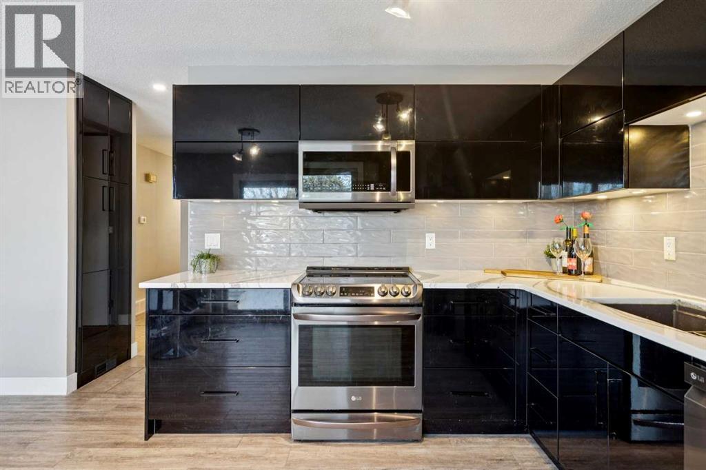 Single Family House Bungalow for Sale in  Silverdale Drive NW Silver Springs Calgary 