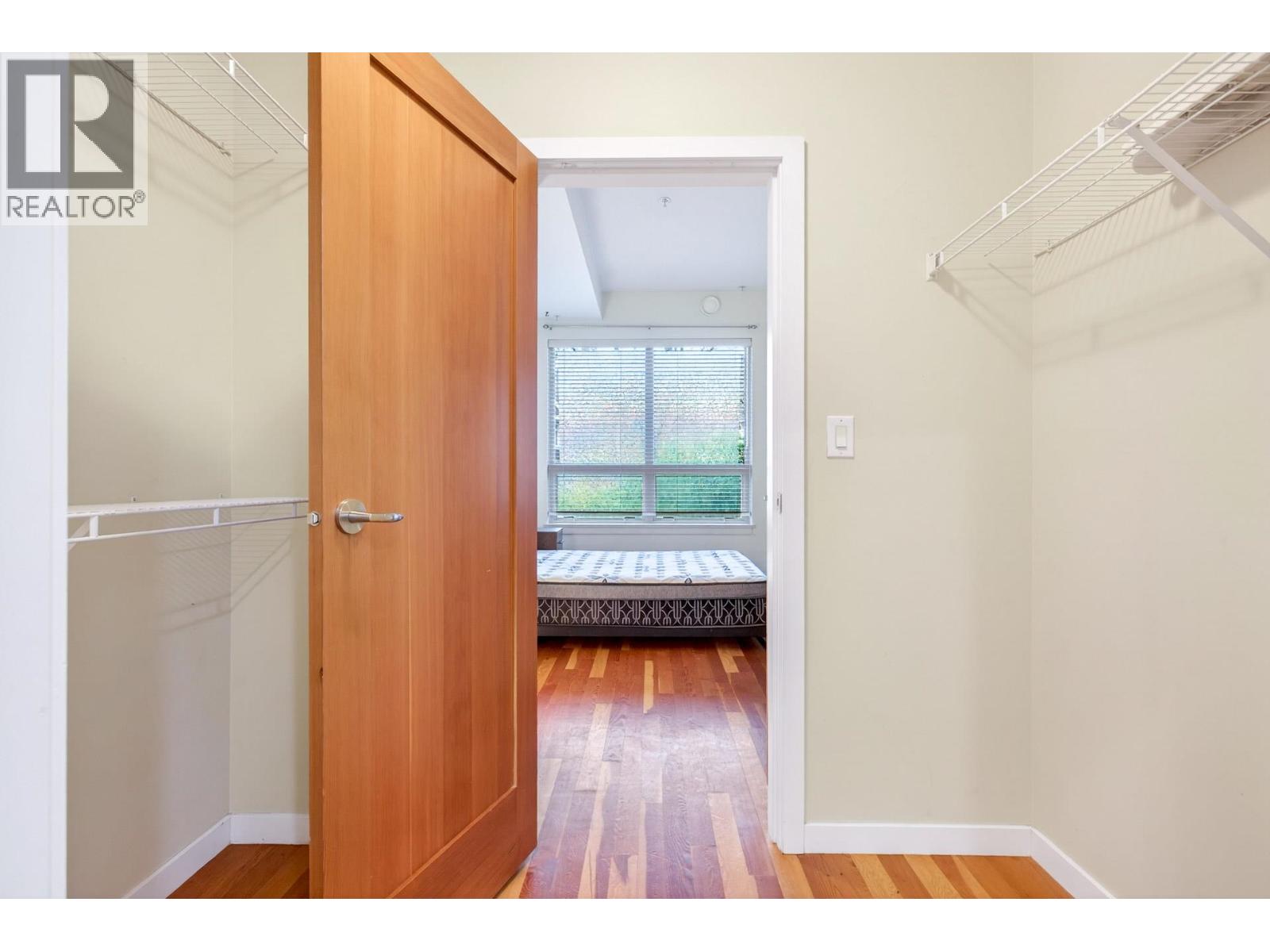 111 250 SALTER STREET, New Westminster