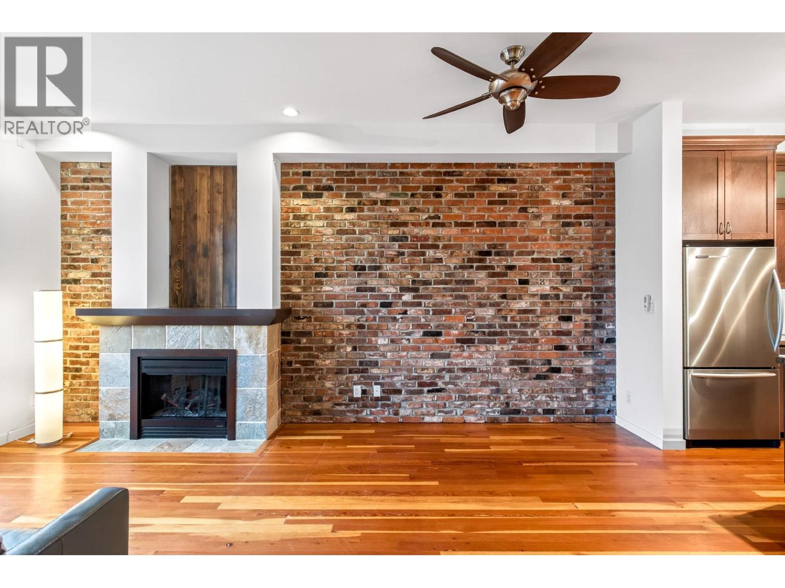 111 250 SALTER STREET, New Westminster