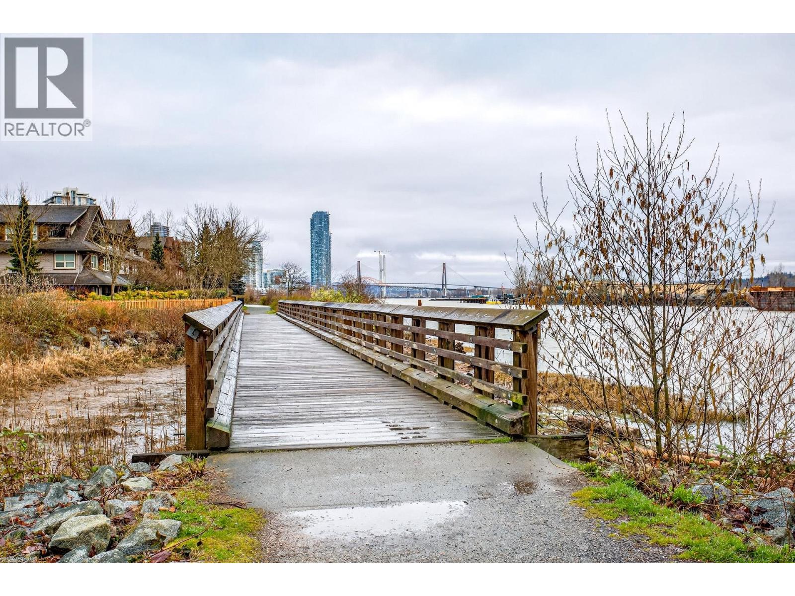 111 250 SALTER STREET, New Westminster