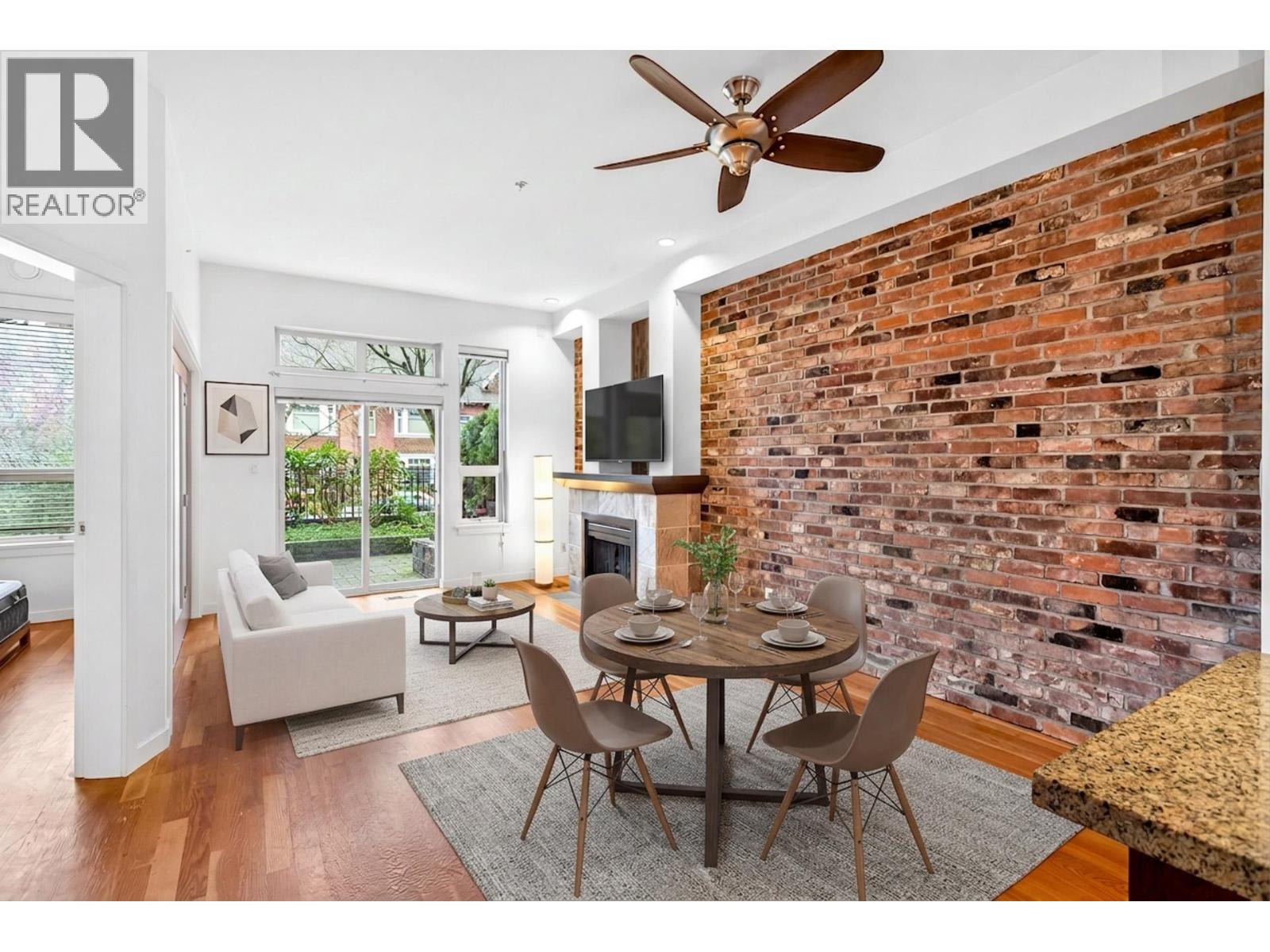 111 250 SALTER STREET, New Westminster