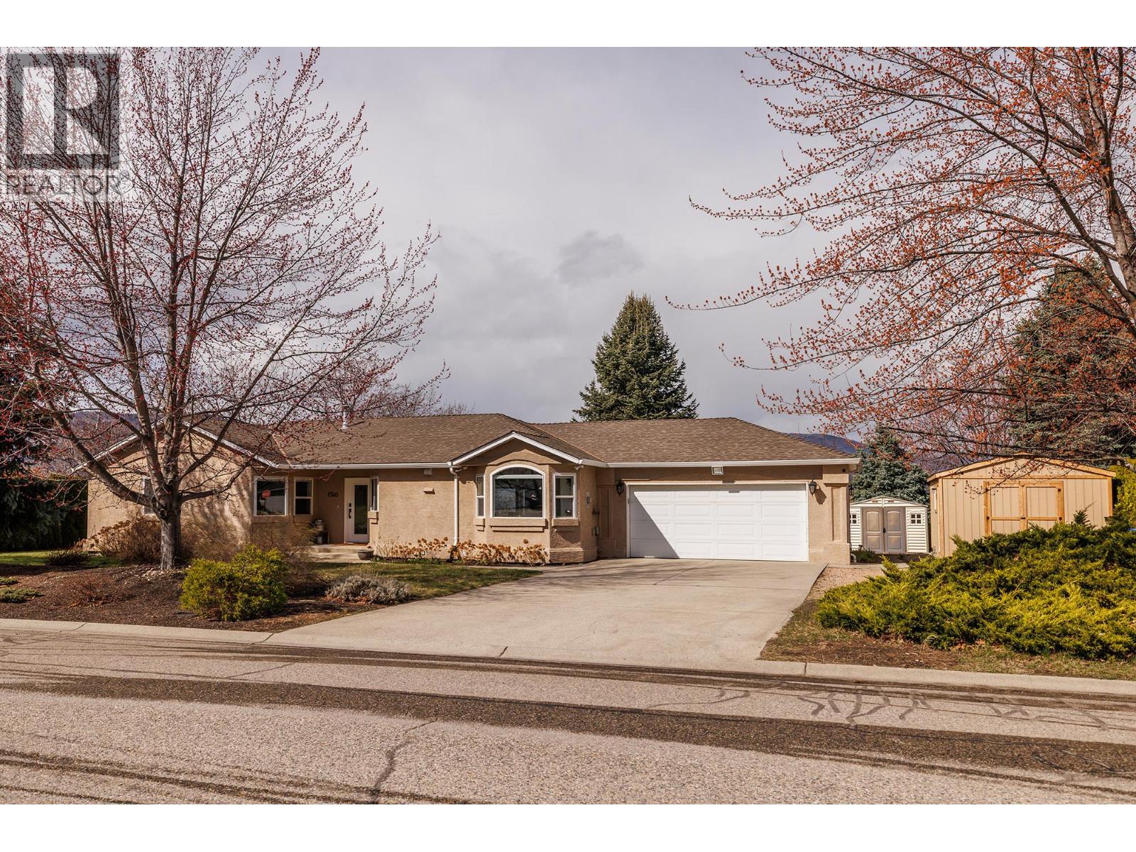 1740 Saldin Court, Lake Country