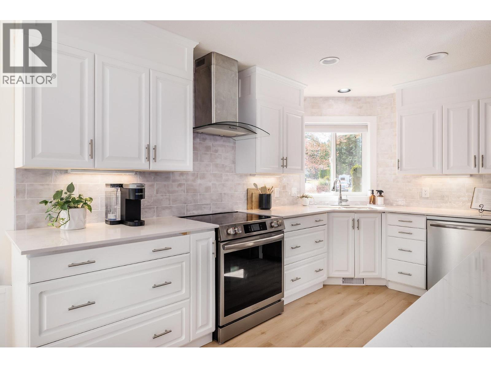 1740 Saldin Court, Lake Country