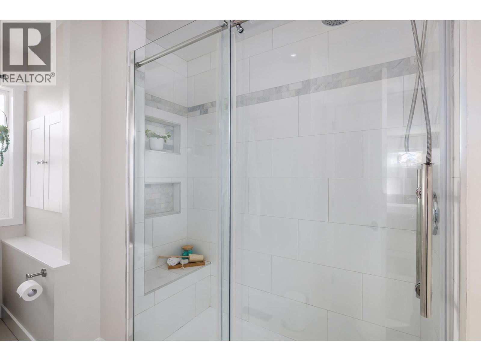 1740 Saldin Court, Lake Country