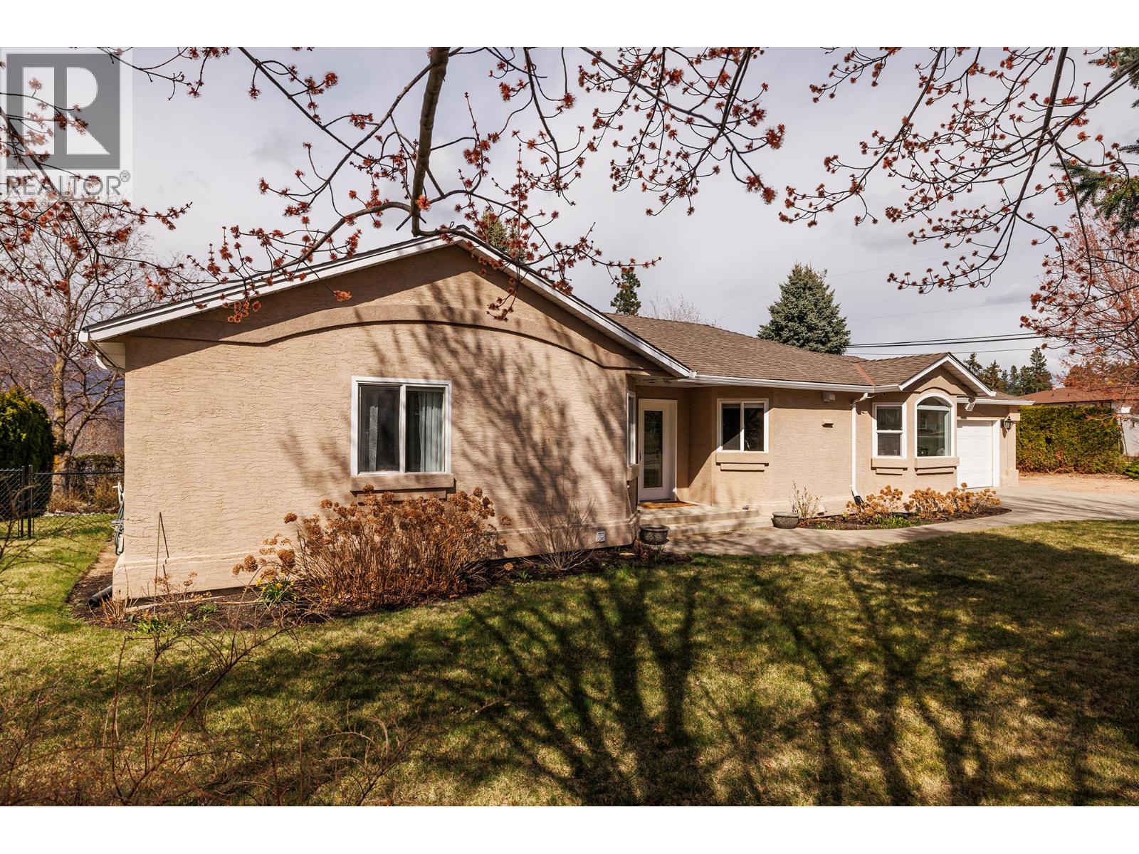 1740 Saldin Court, Lake Country