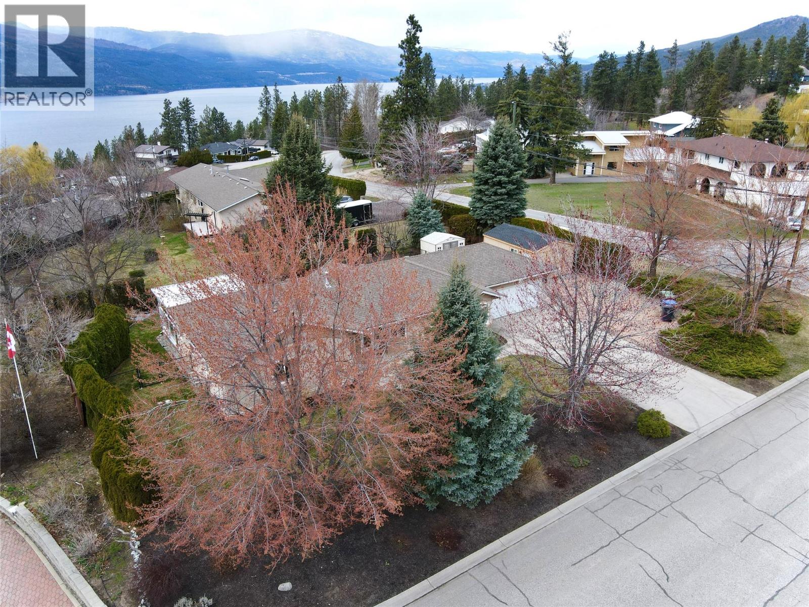 1740 Saldin Court, Lake Country