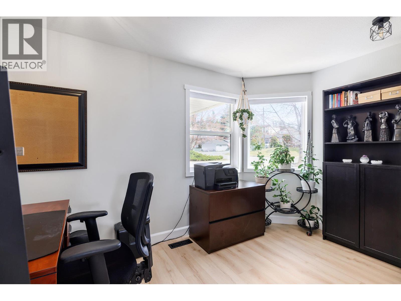 1740 Saldin Court, Lake Country