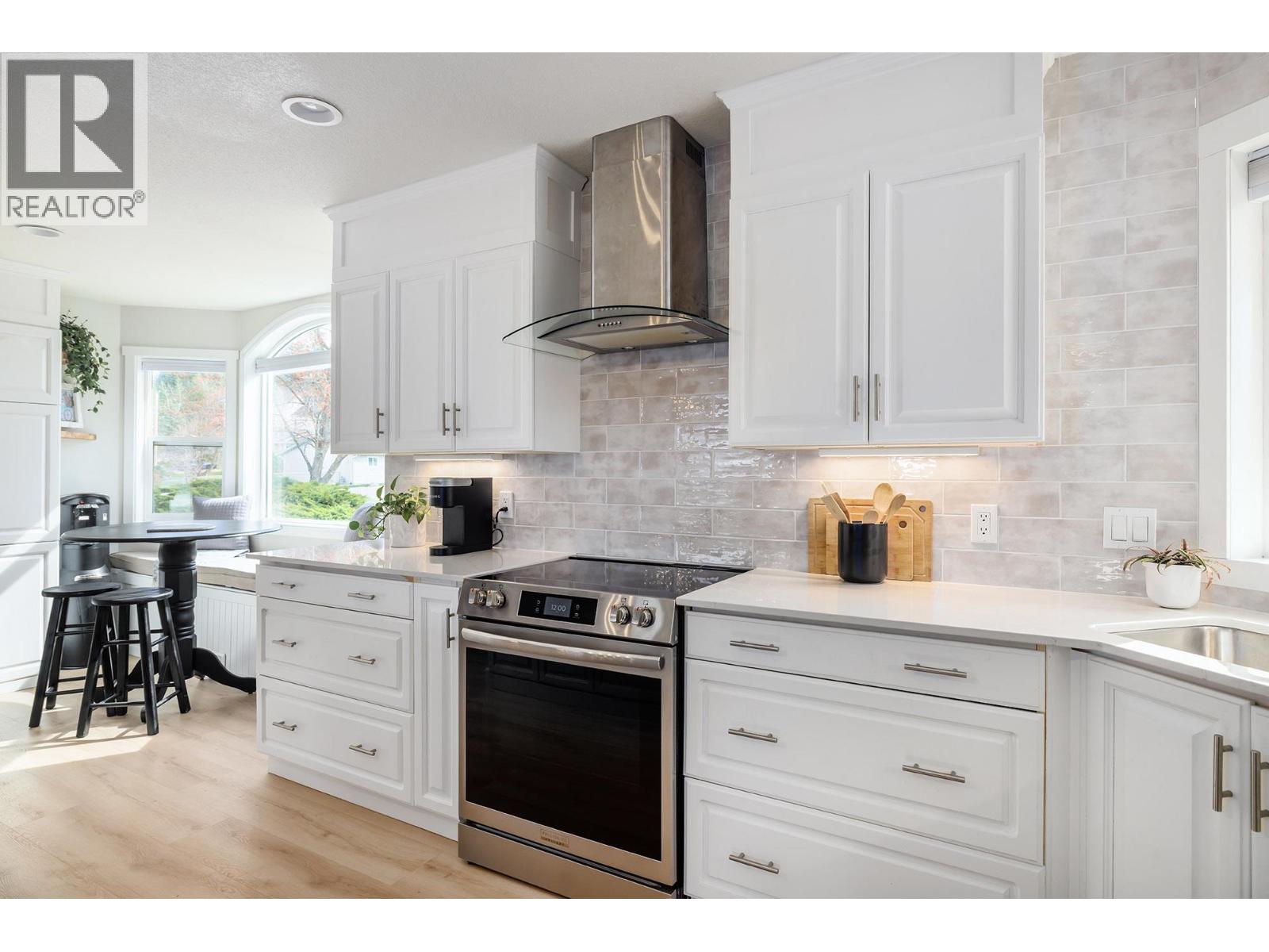 1740 Saldin Court, Lake Country