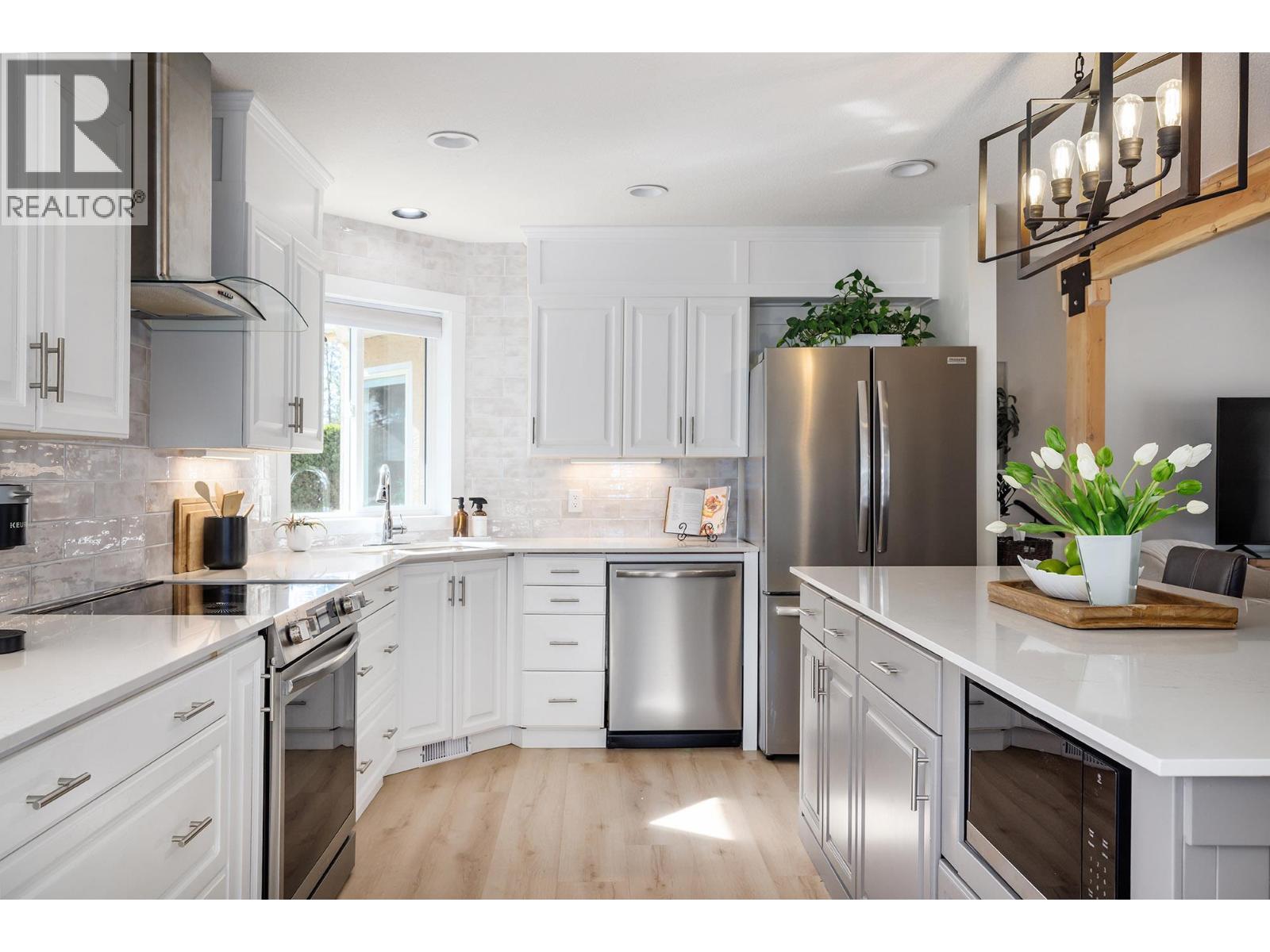 1740 Saldin Court, Lake Country