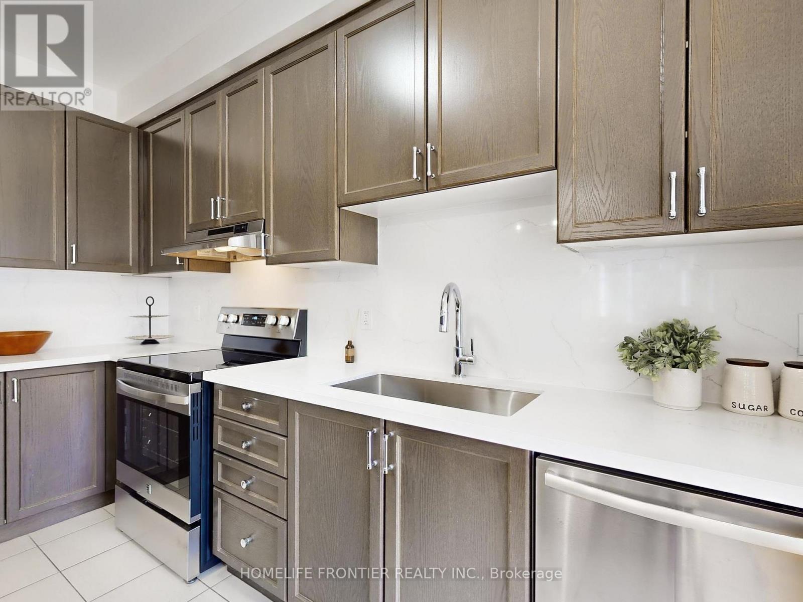 #6 8777 DUFFERIN STREET - 11
