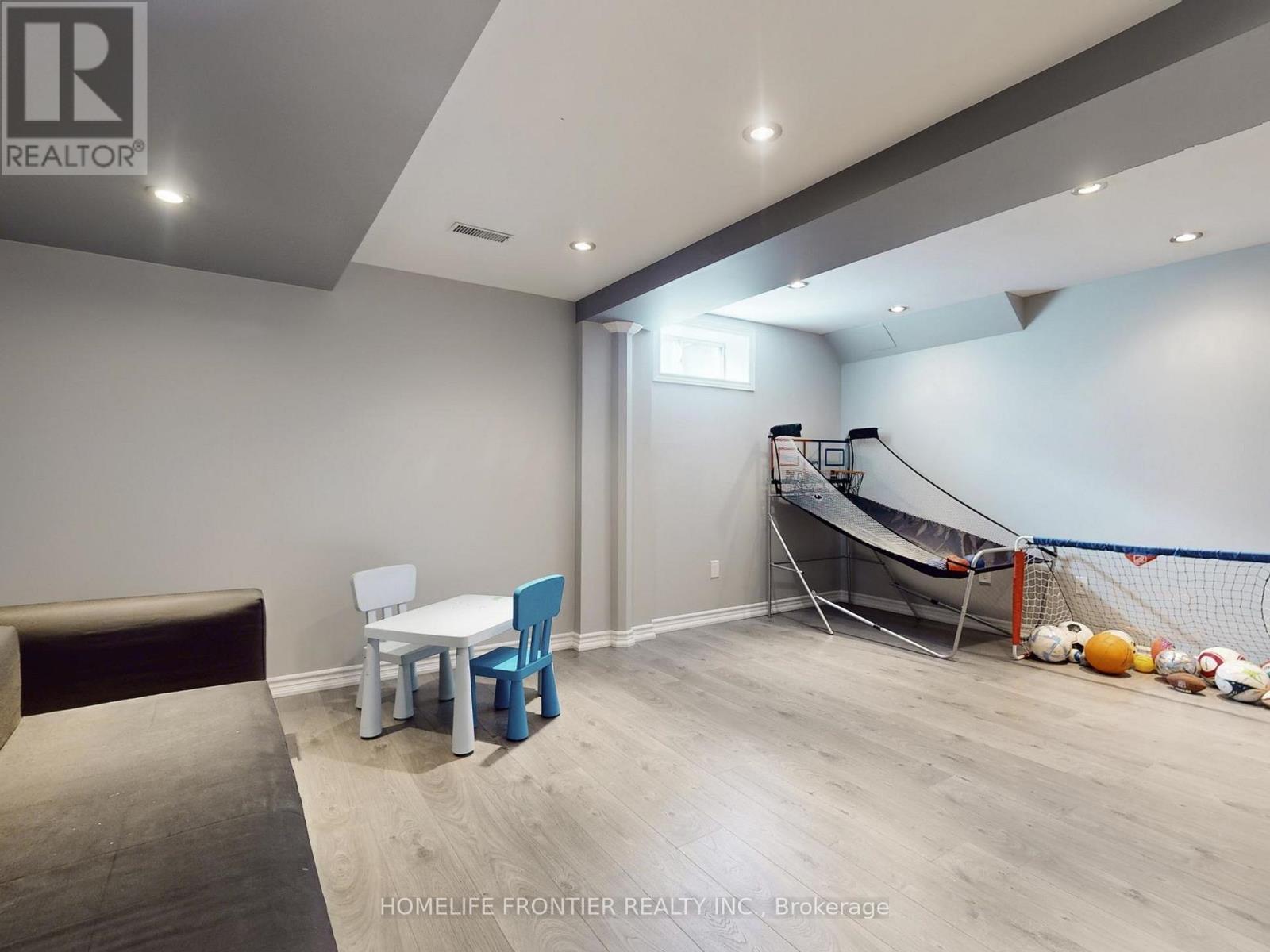 #6 8777 DUFFERIN STREET - 25