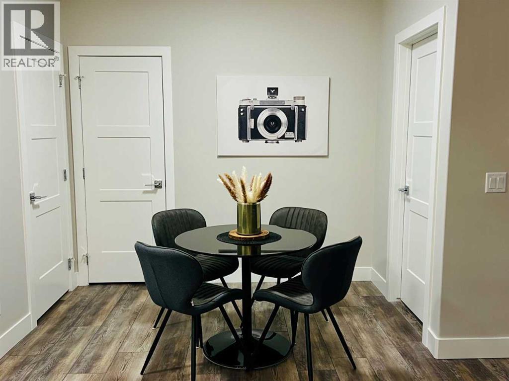 Single Family House for Sale in    Avenue SW Springbank Hill Calgary 