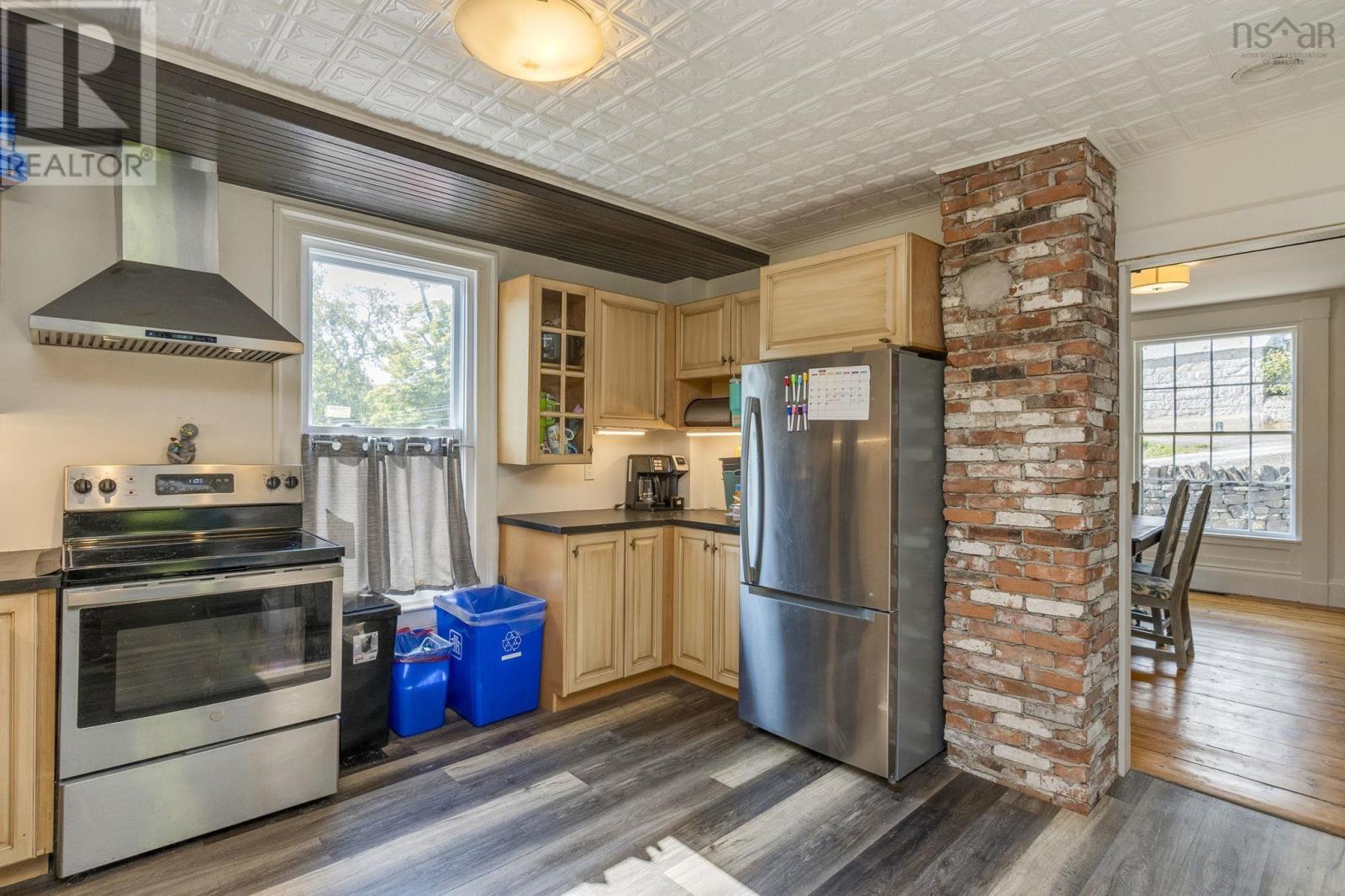 Property 2 of 41 of 40 Pleasant Street