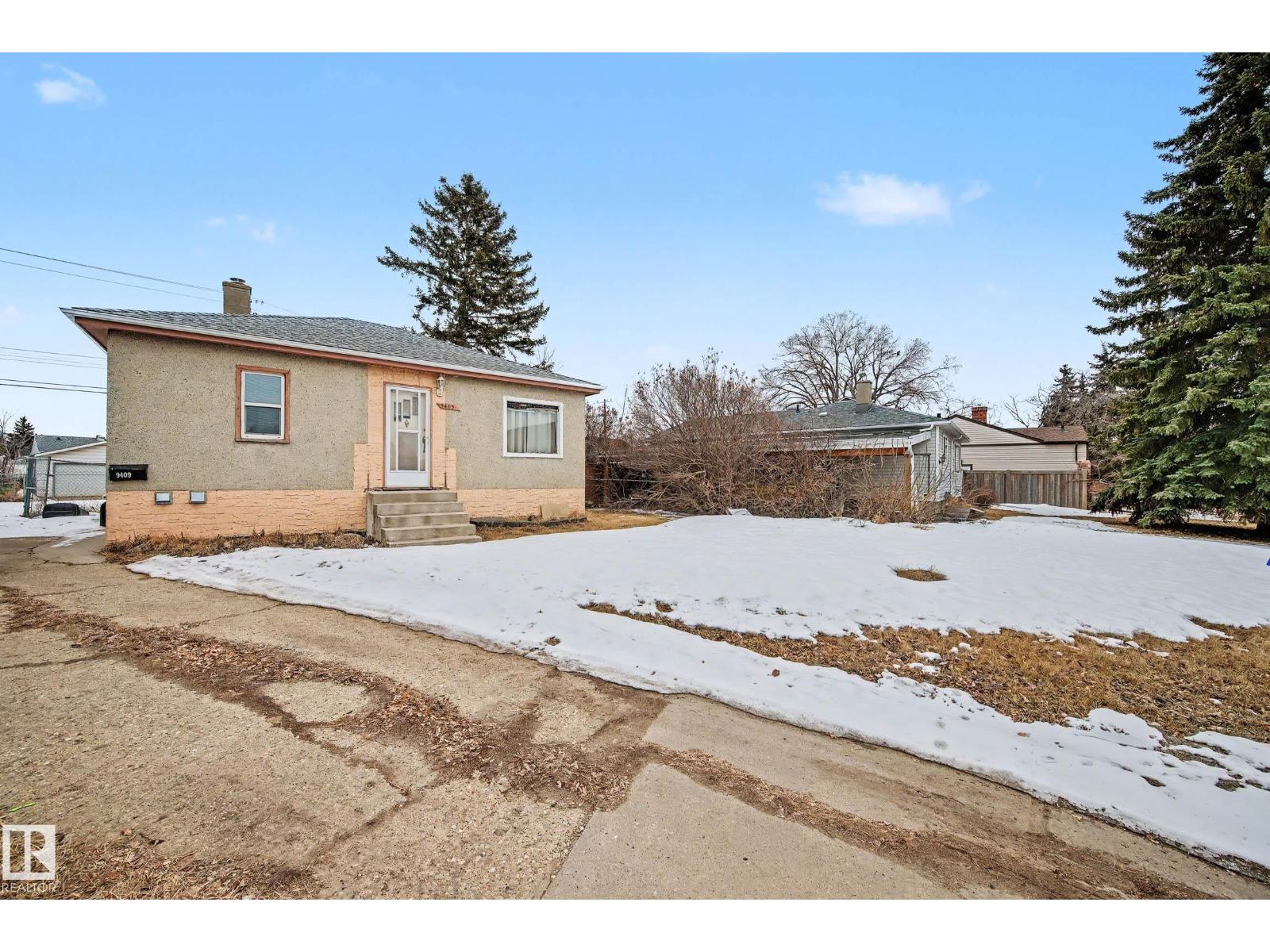 Single Family House Bungalow for Sale in   ST NW Edmonton 