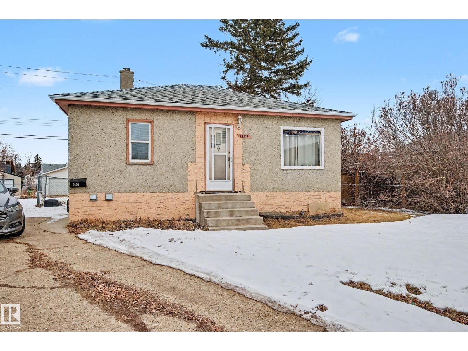Single Family House Bungalow for Sale in   ST NW Edmonton 