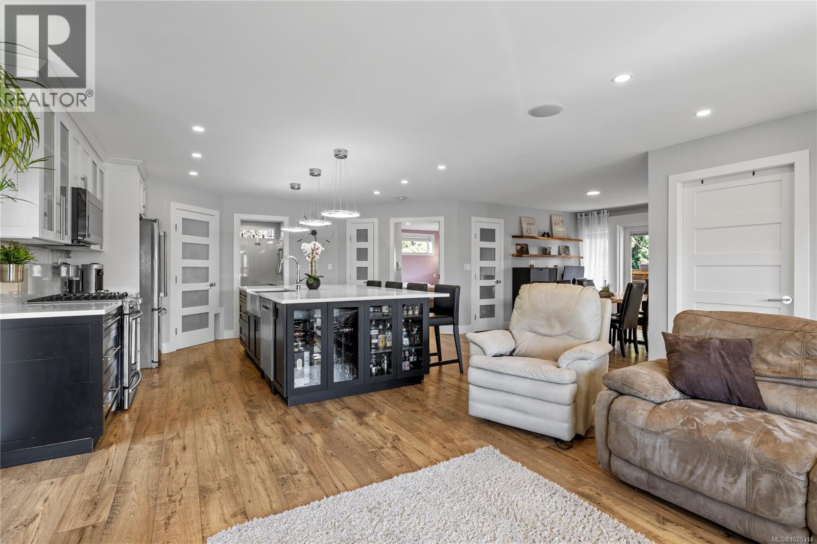 791 FORSYTH AVE - 14