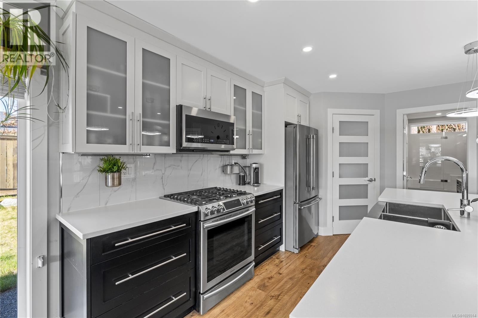 791 FORSYTH AVE - 15