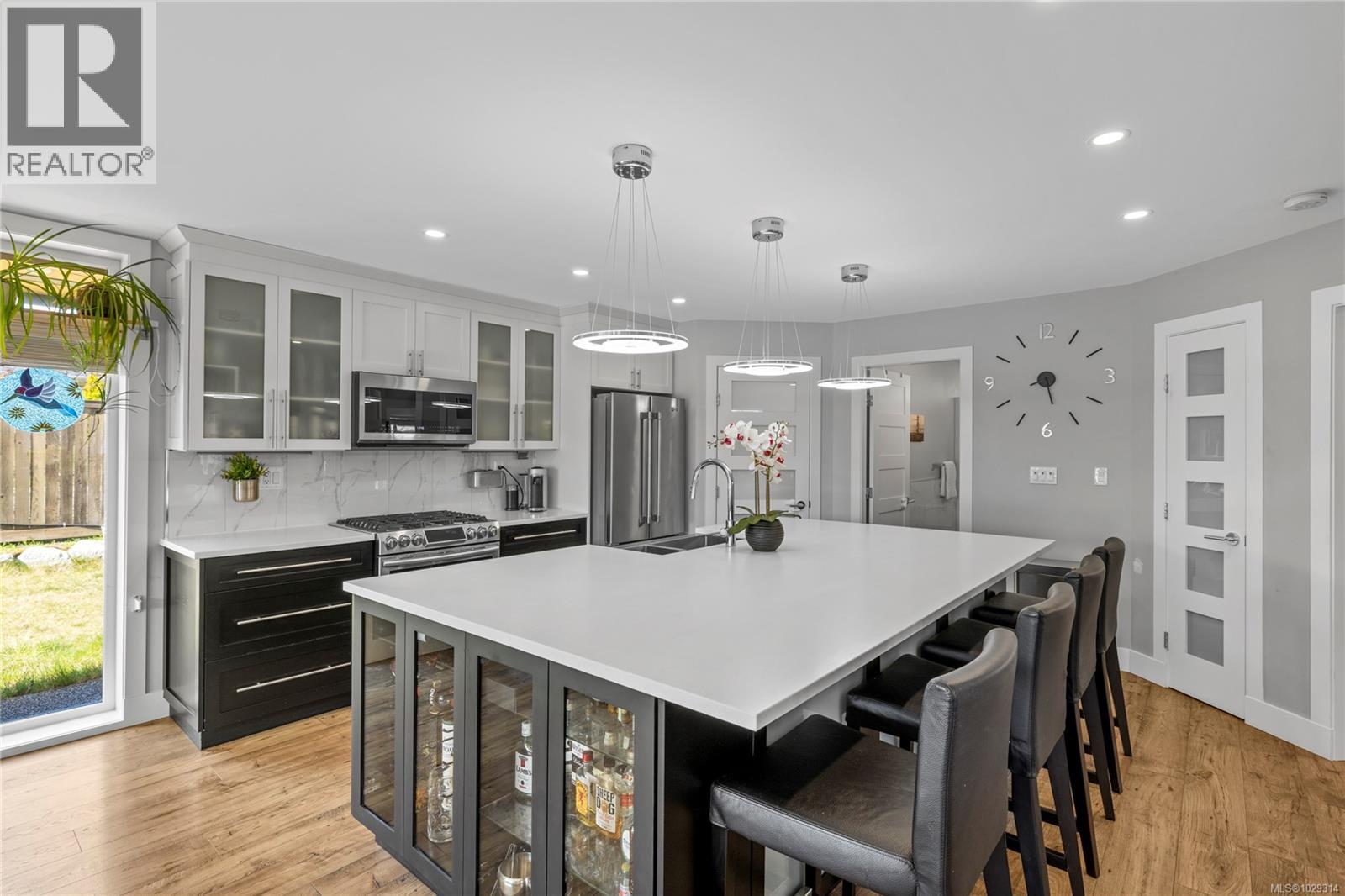 791 FORSYTH AVE - 18