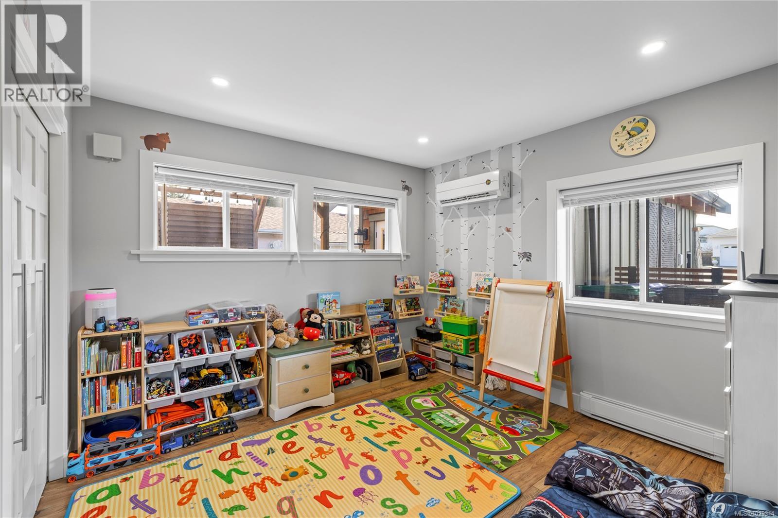 791 FORSYTH AVE - 24