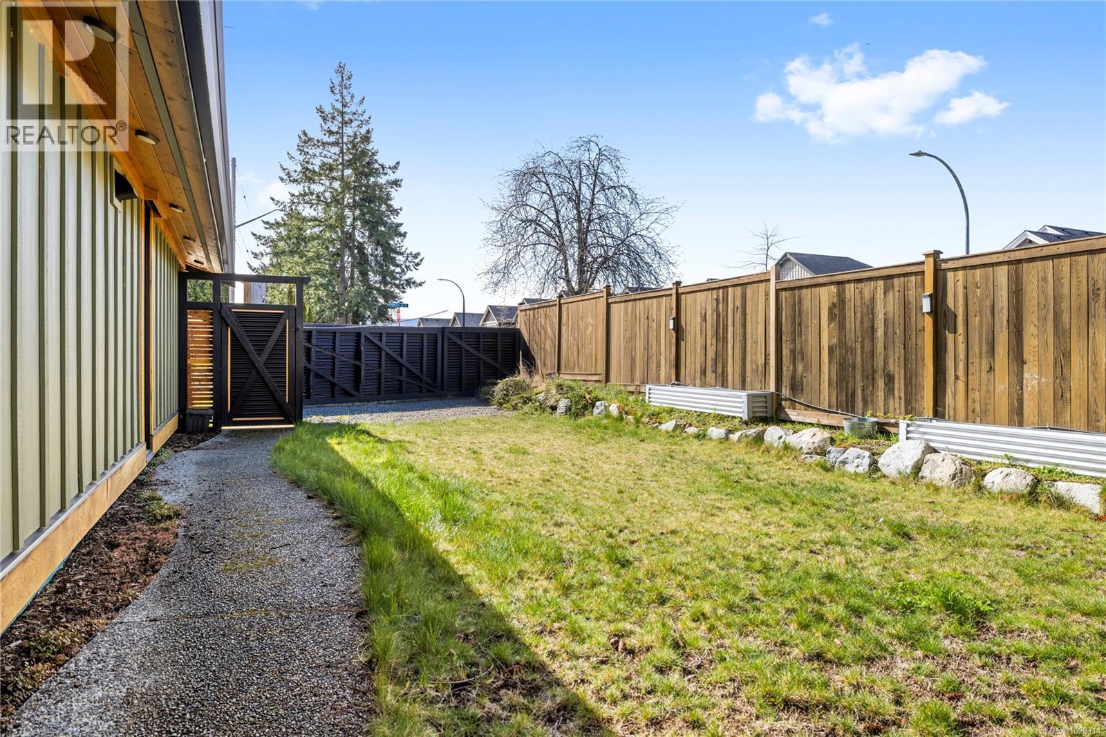 791 FORSYTH AVE - 32