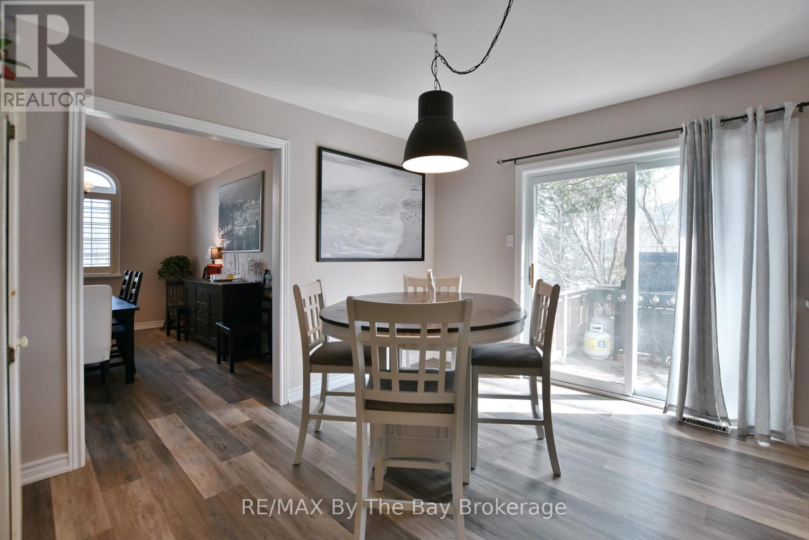 8 PRIDHAM COURT - 24