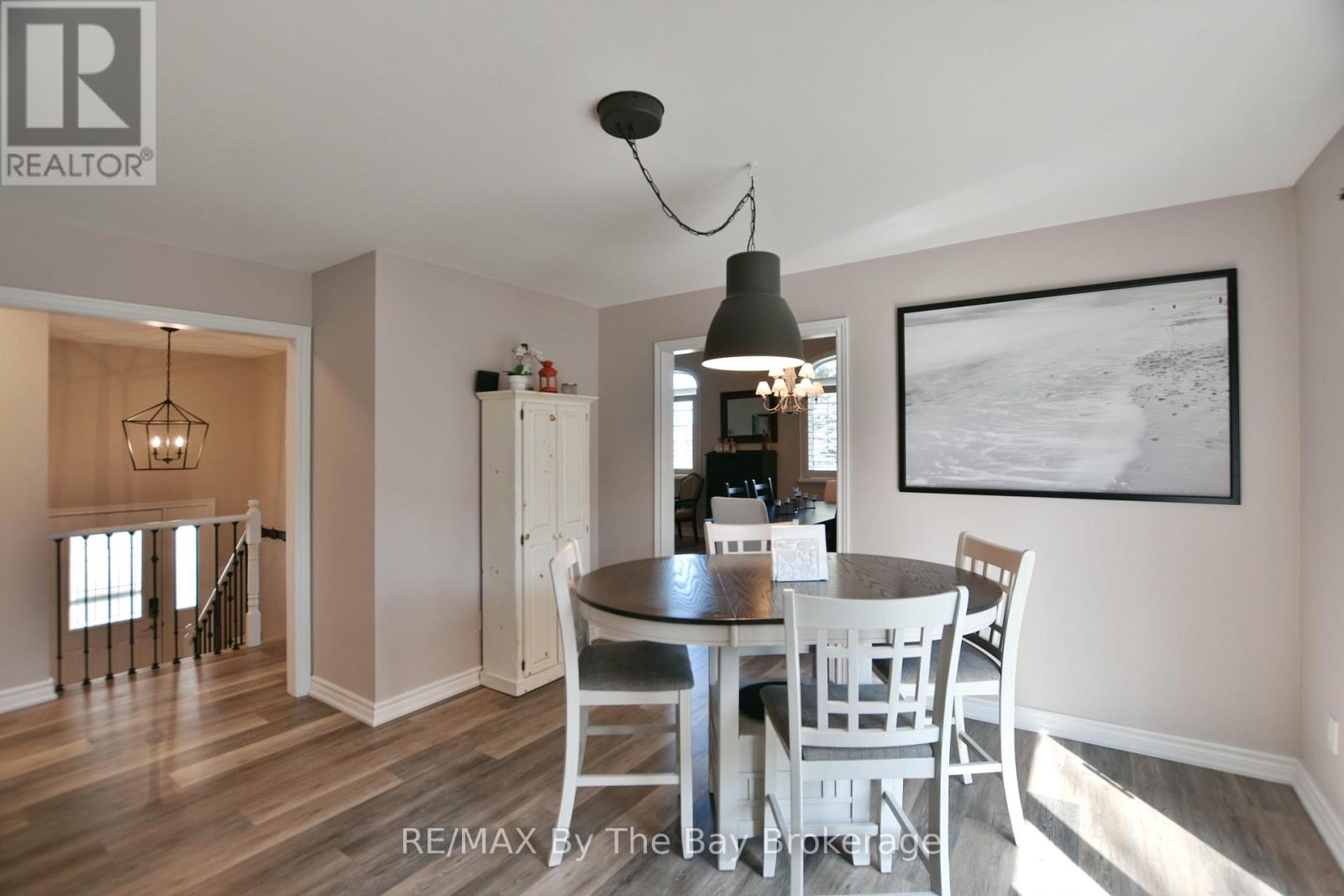 8 PRIDHAM COURT - 25