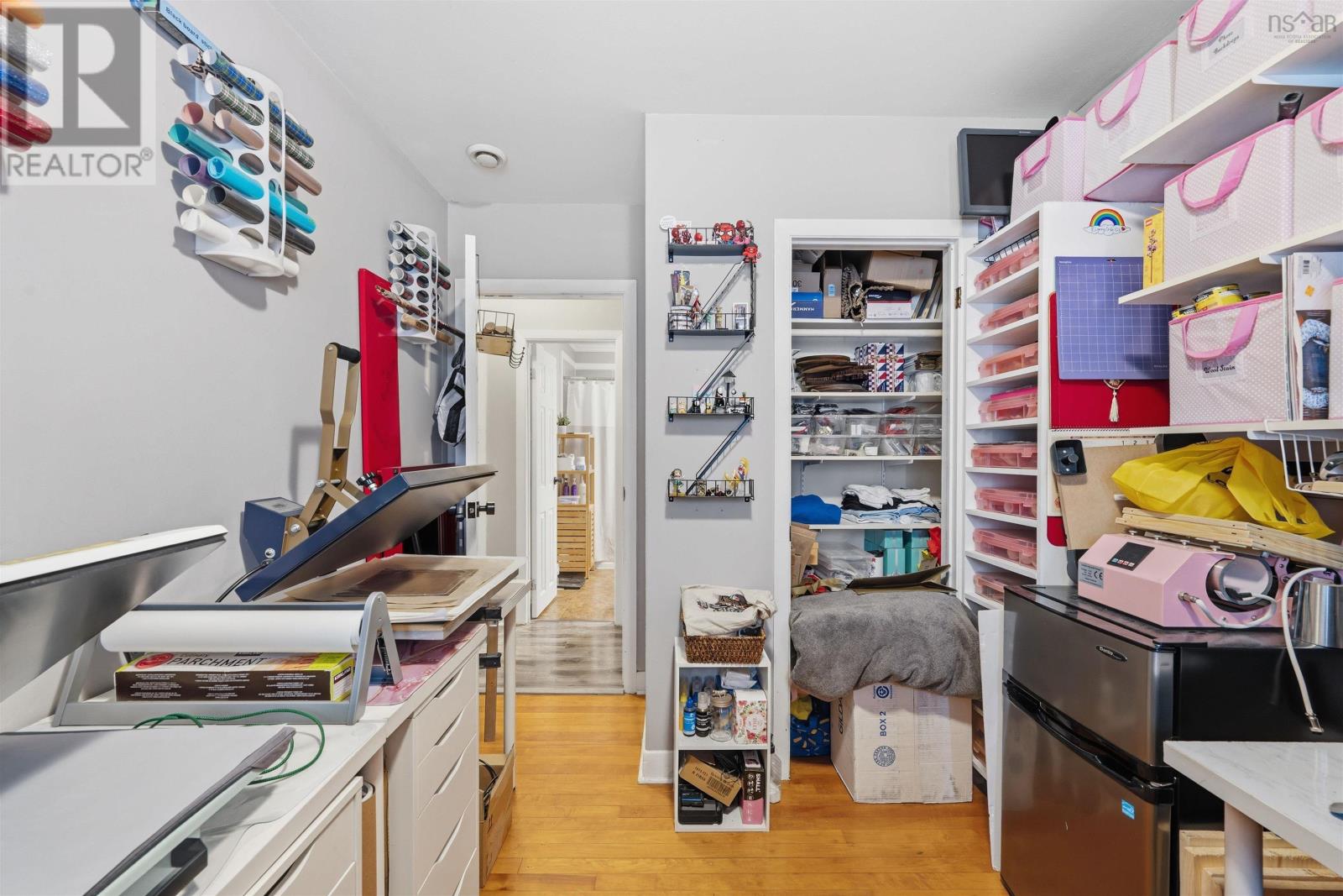 Property 36 of 46 of 3/3A Pauline Crescent