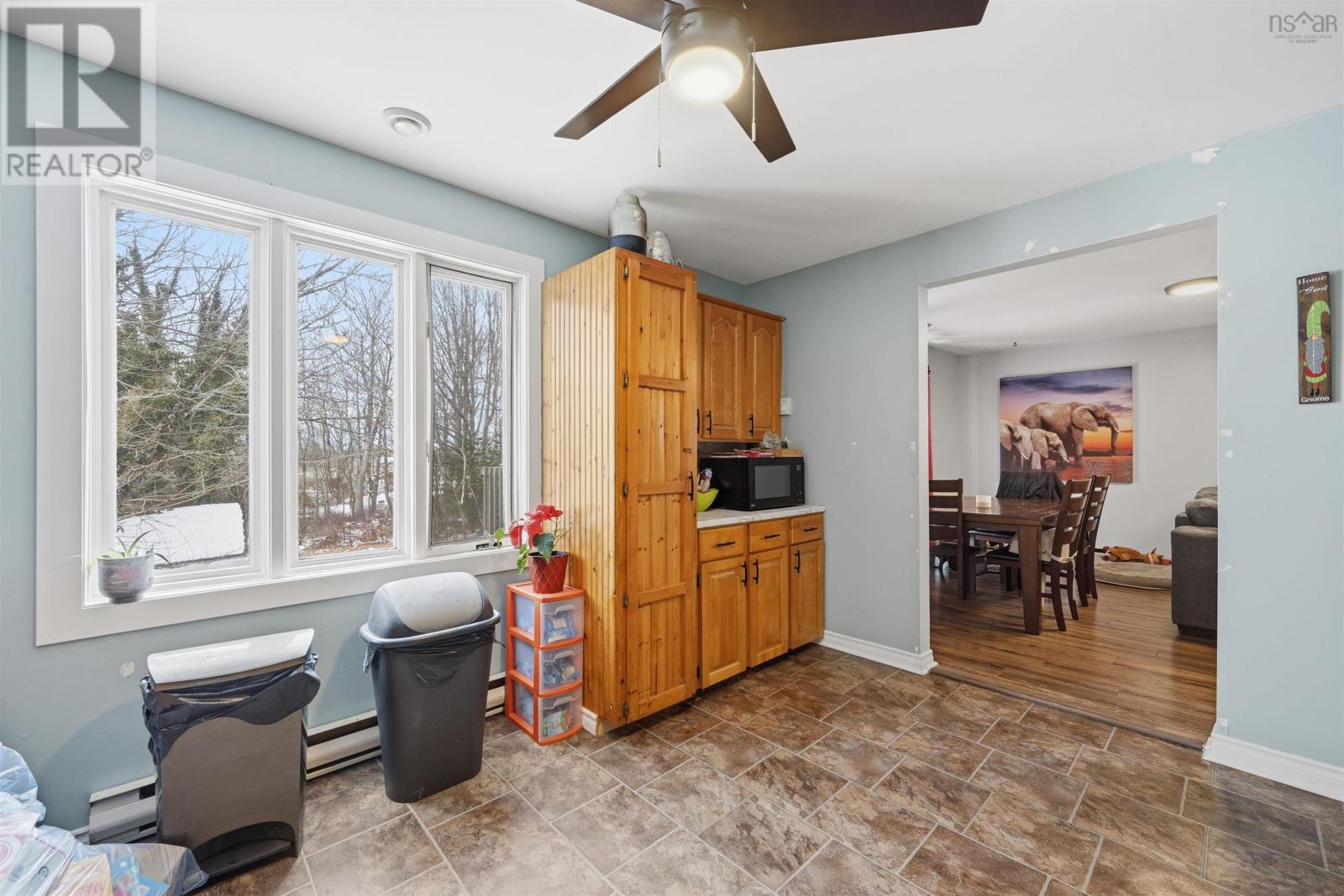 Property 22 of 46 of 3/3A Pauline Crescent