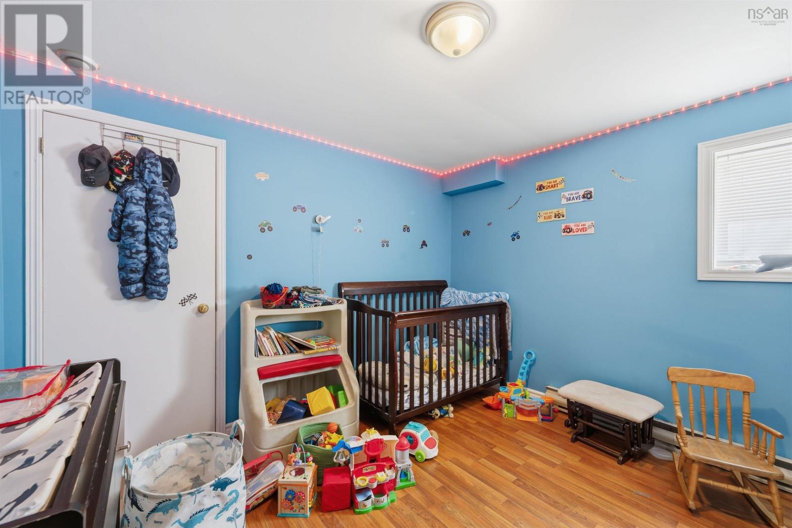 Property 37 of 46 of 3/3A Pauline Crescent