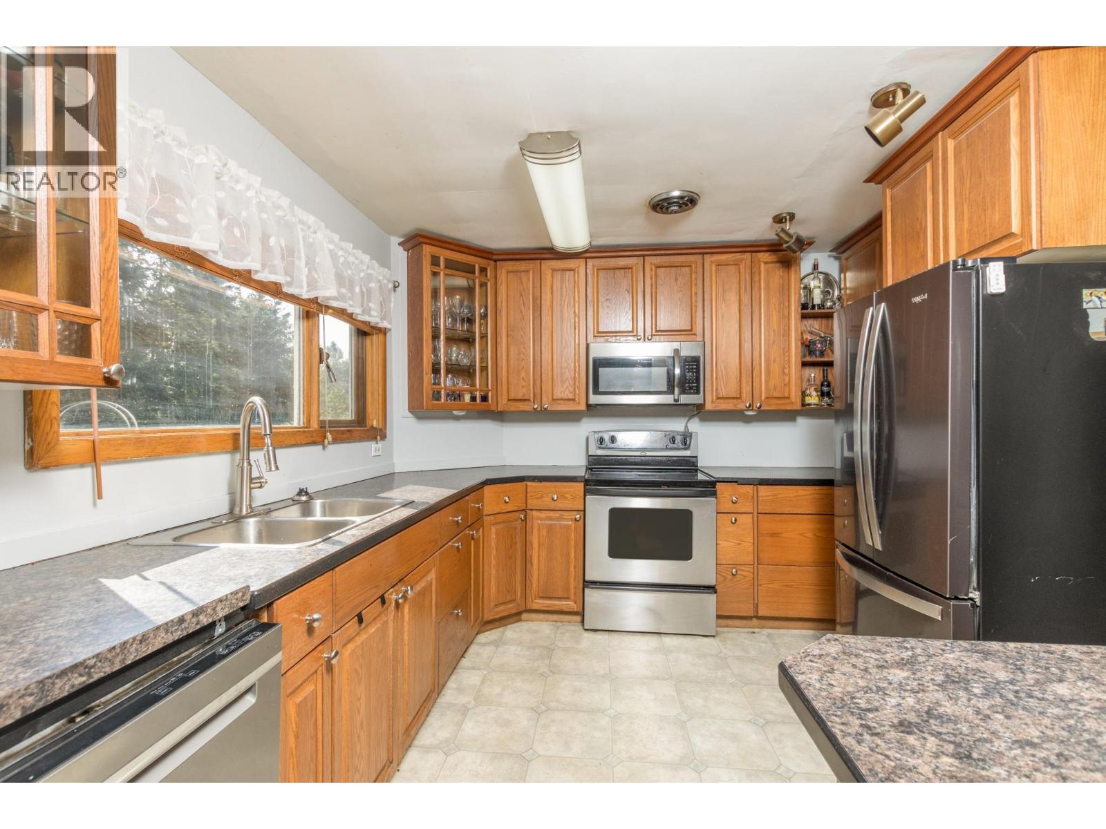 3591 65 Avenue NW, Salmon Arm