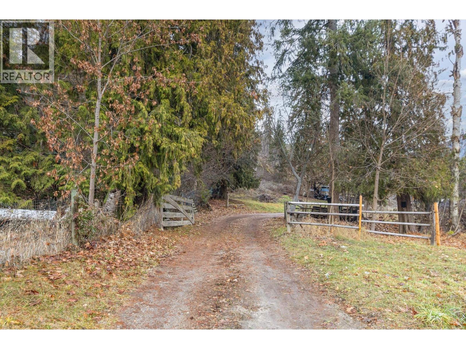 3591 65 Avenue NW, Salmon Arm