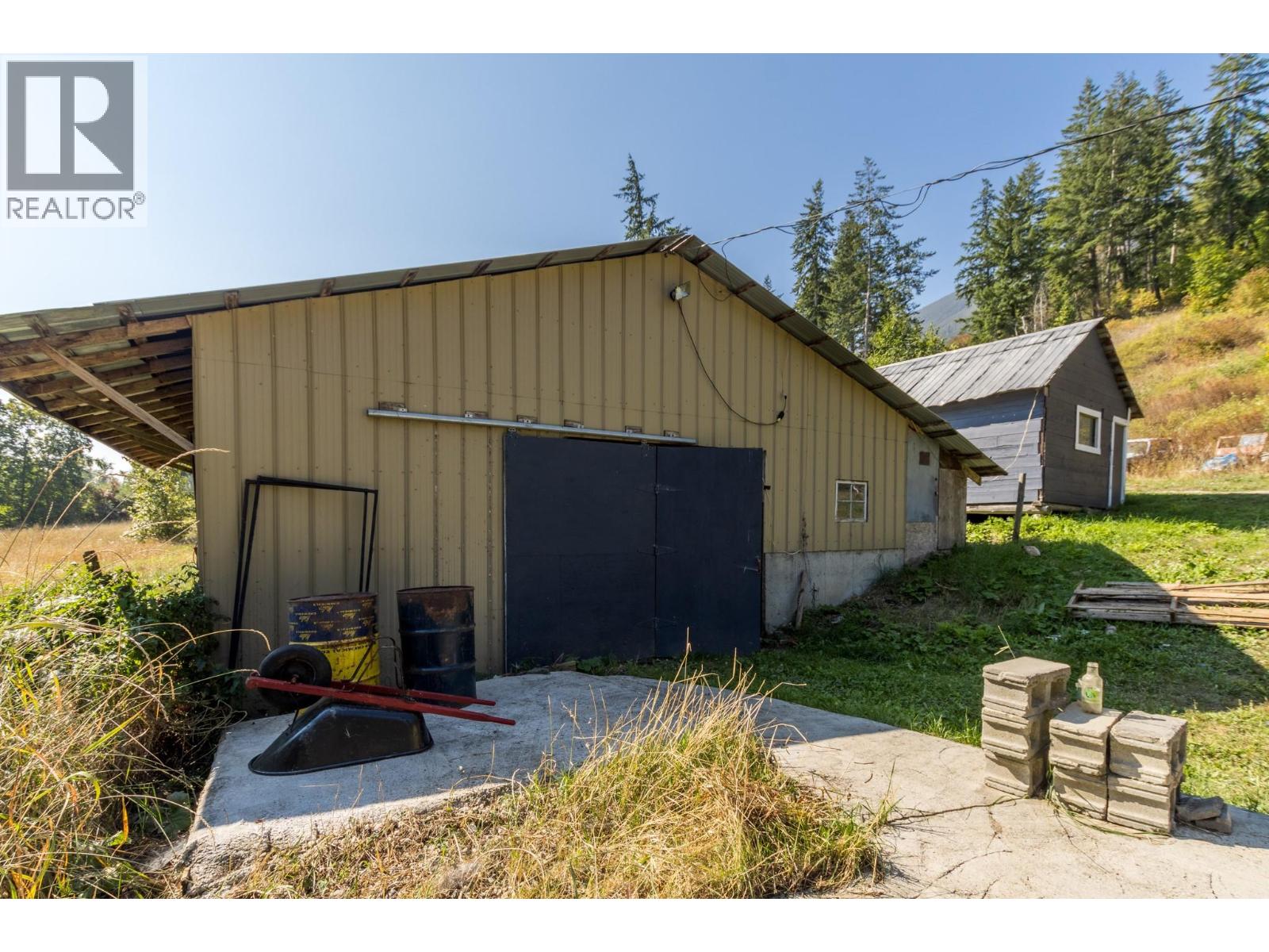 3591 65 Avenue NW, Salmon Arm