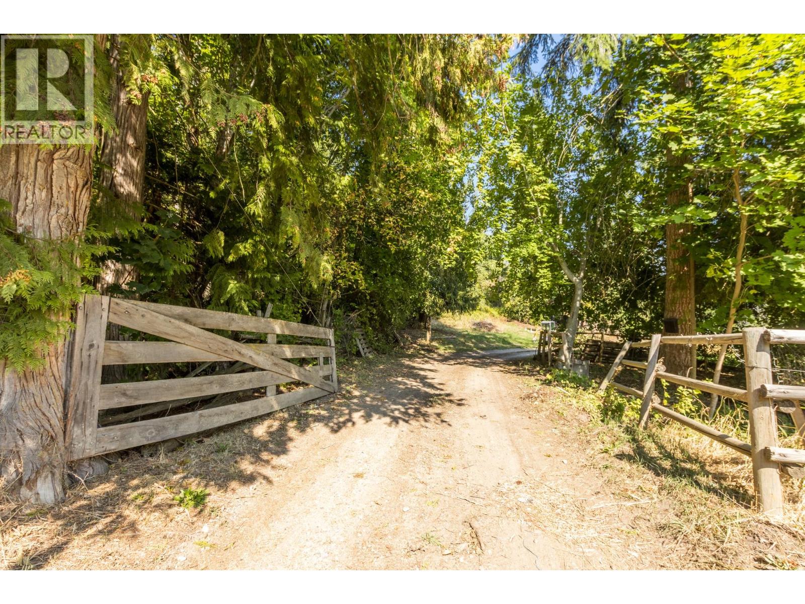 3591 65 Avenue NW, Salmon Arm