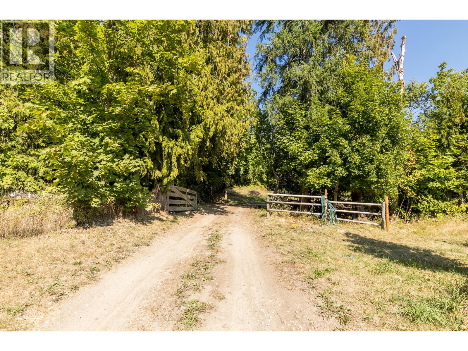 3591 65 Avenue NW, Salmon Arm