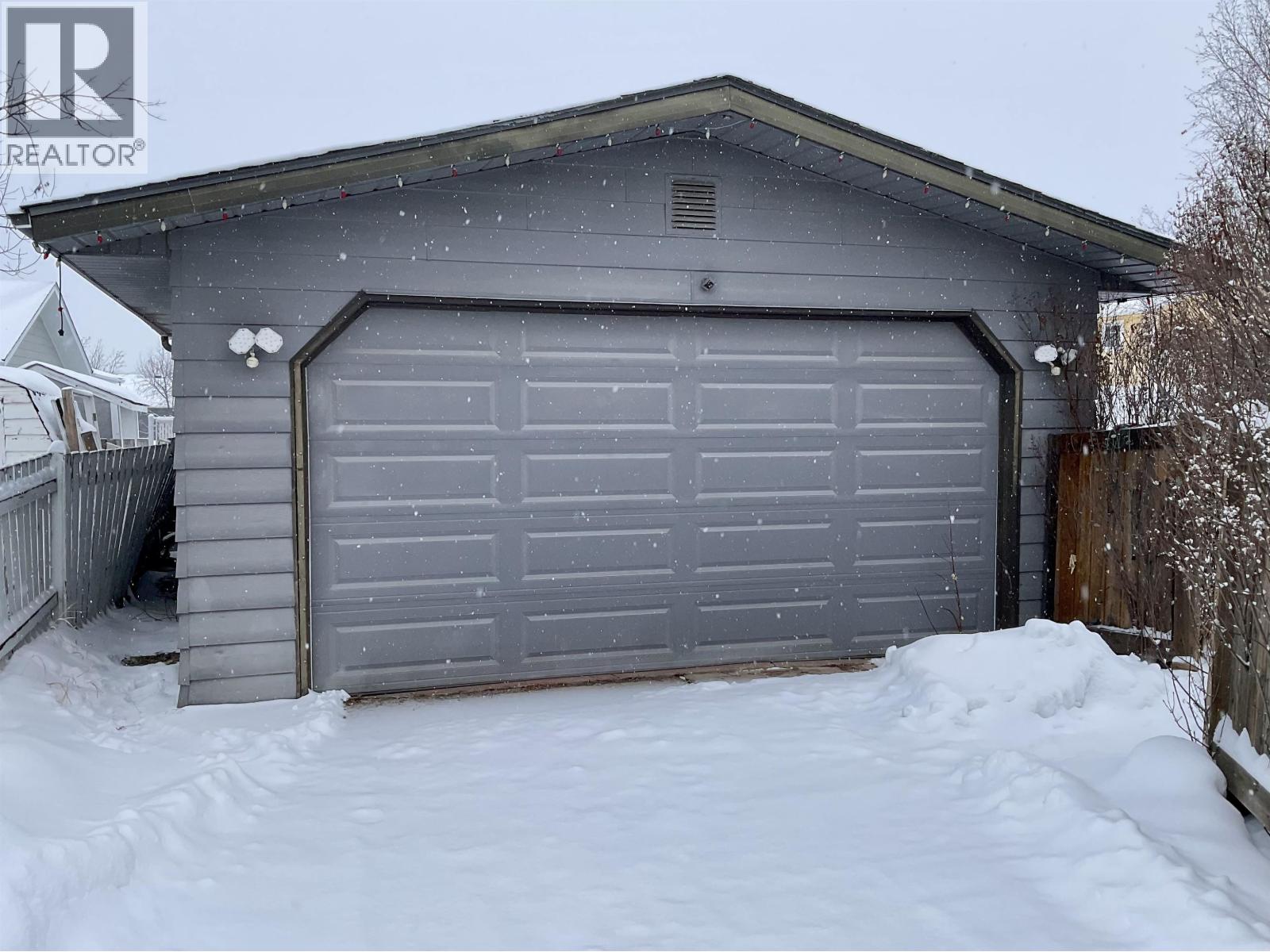 10504 113 AVENUE - Image 2