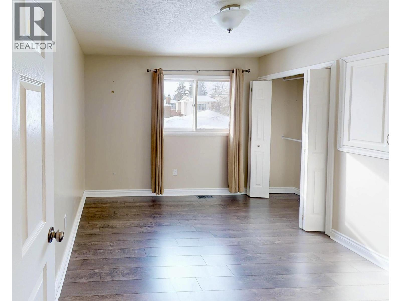 10504 113 AVENUE - 27