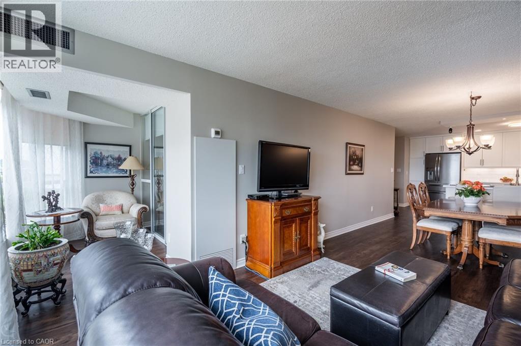1276 MAPLE CROSSING Boulevard Unit# 1203, Burlington, Ontario, L7S2J9 — Photo 2