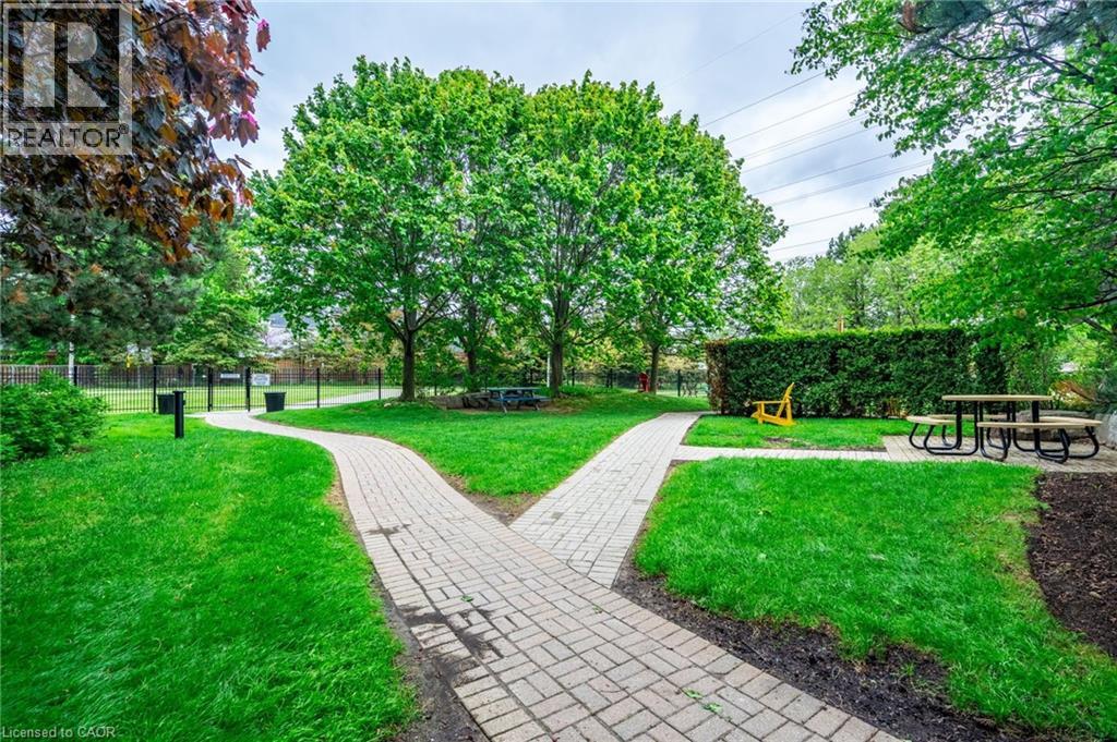 1276 MAPLE CROSSING Boulevard Unit# 1203, Burlington, Ontario, L7S2J9 — Photo 4