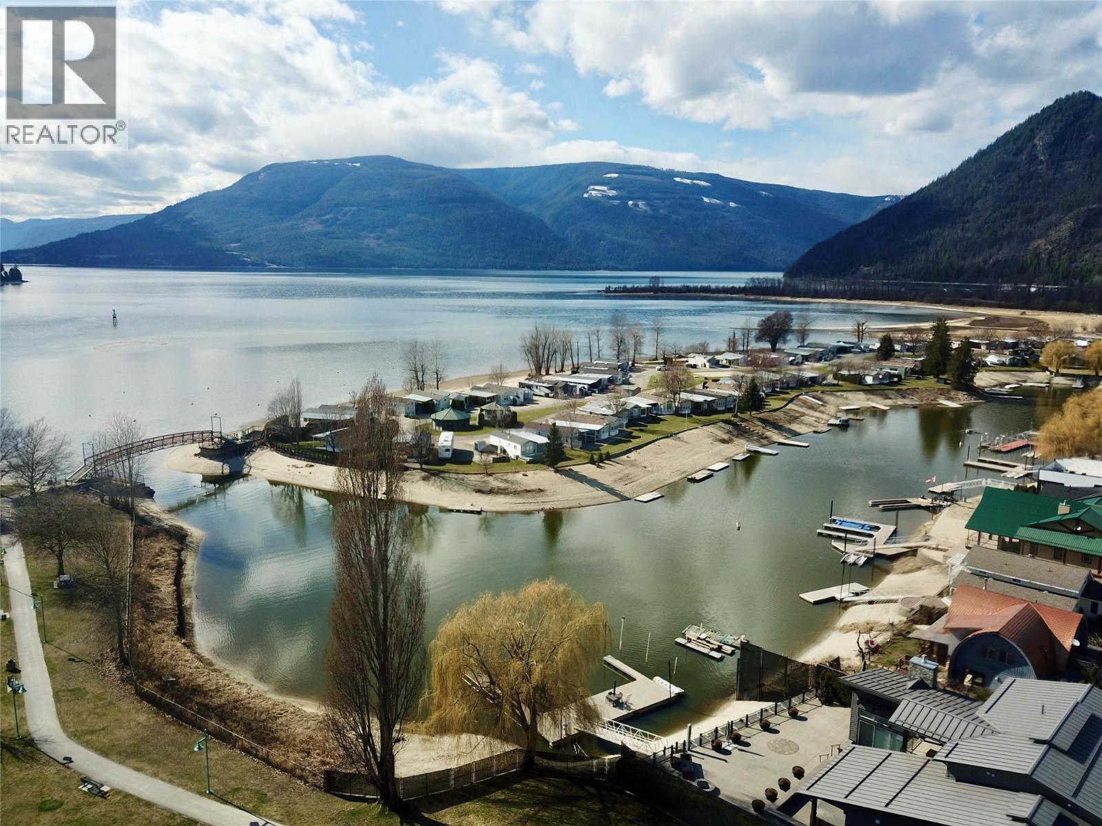 17 1455 Silver Sands Road, Sicamous