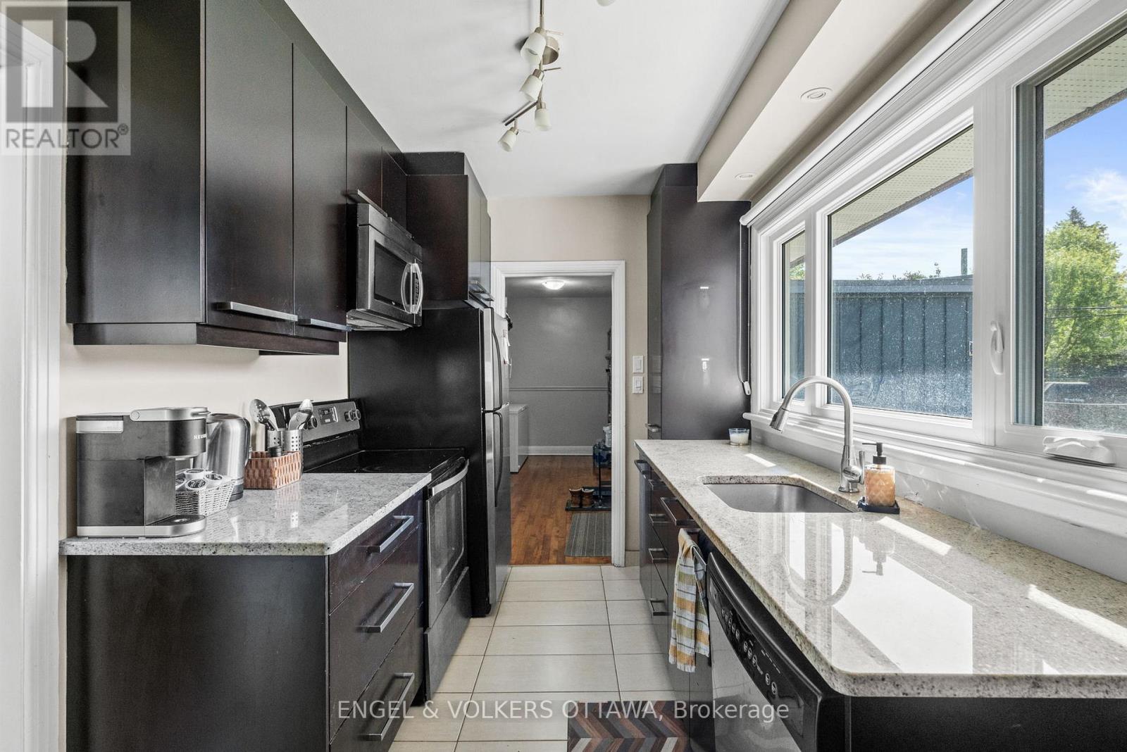1372 RIDGEDALE STREET - 11