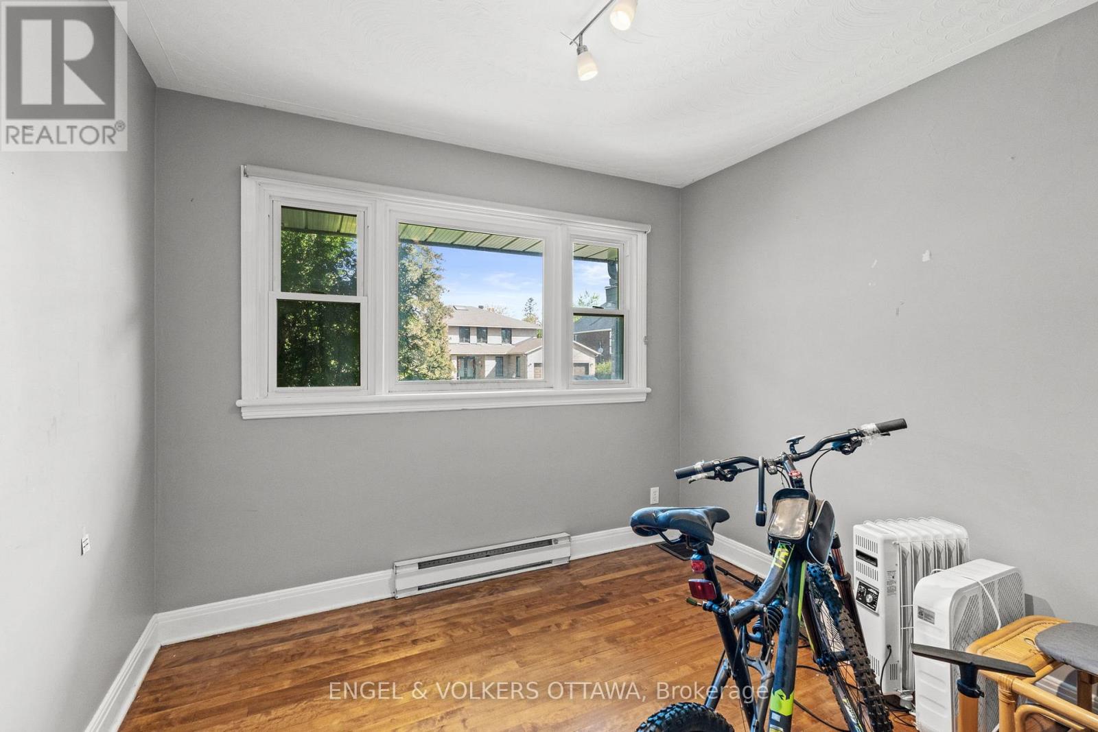 1372 RIDGEDALE STREET - 16