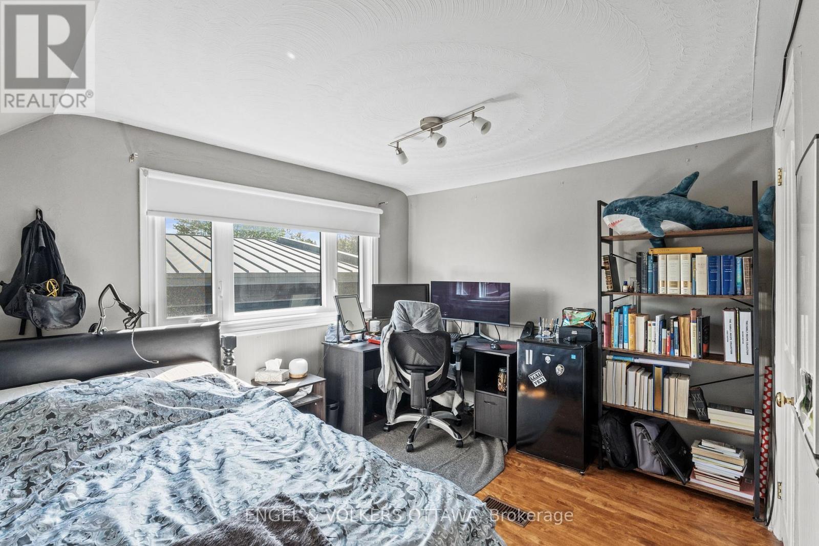 1372 RIDGEDALE STREET - 24