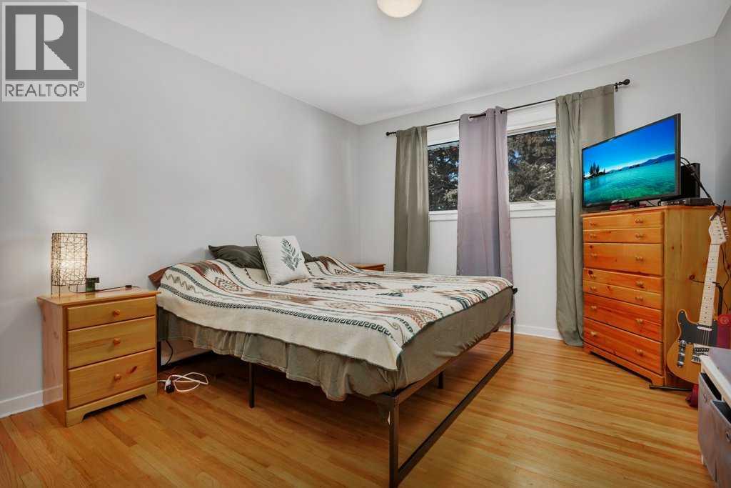 Single Family House Bungalow for Sale in   Avenue Mountview Red Deer 