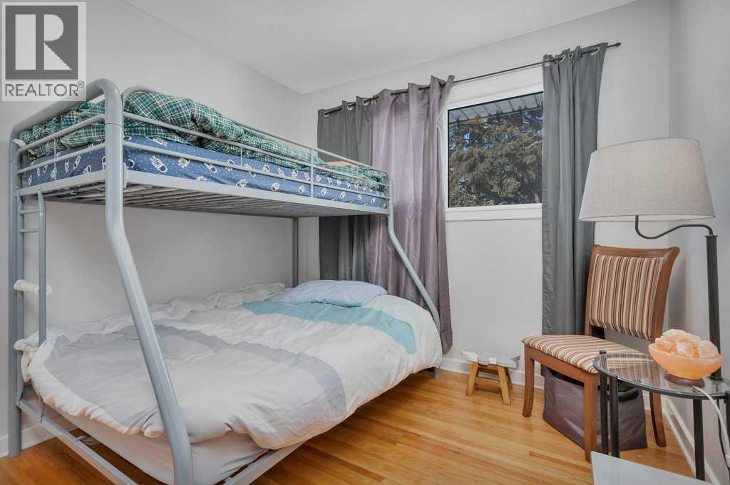 Single Family House Bungalow for Sale in   Avenue Mountview Red Deer 