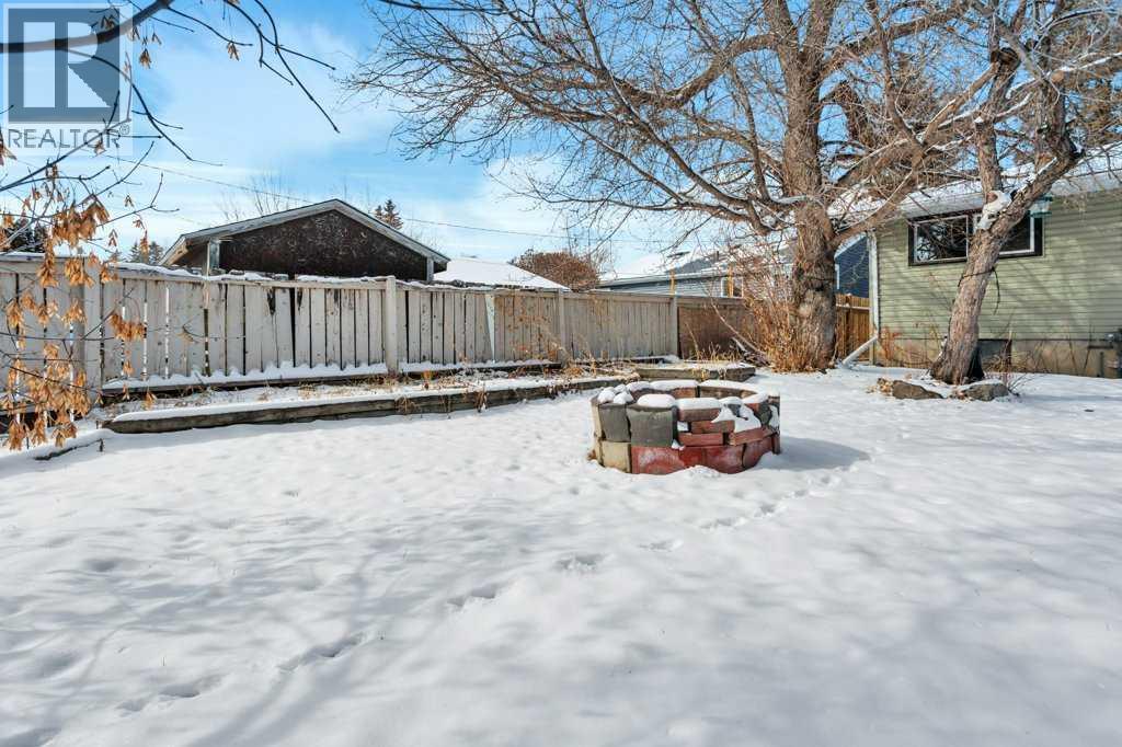 Single Family House Bungalow for Sale in   Avenue Mountview Red Deer 
