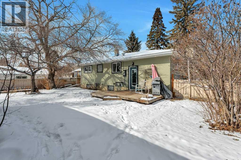 Single Family House Bungalow for Sale in   Avenue Mountview Red Deer 