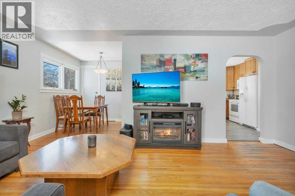 Single Family House Bungalow for Sale in   Avenue Mountview Red Deer 