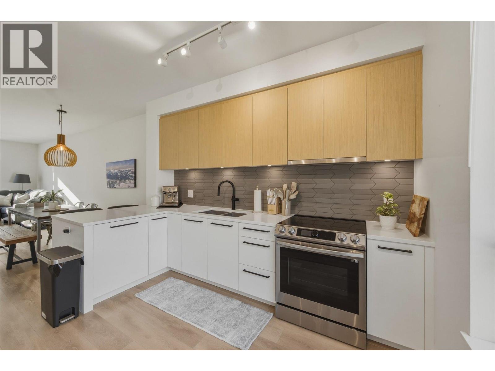 38014 KEEL WAY, Squamish