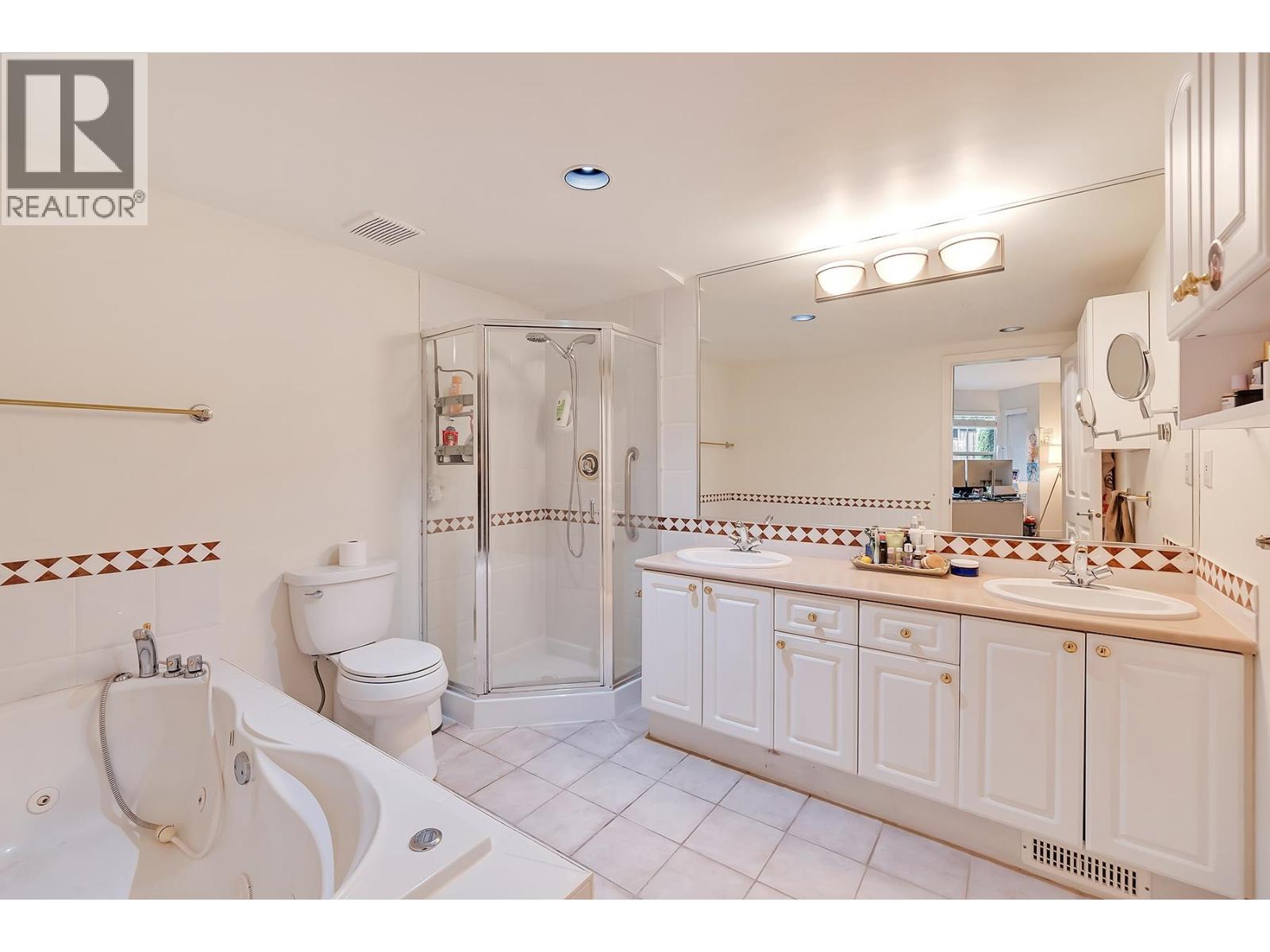 18 1550 LARKHALL CRESCENT, North Vancouver