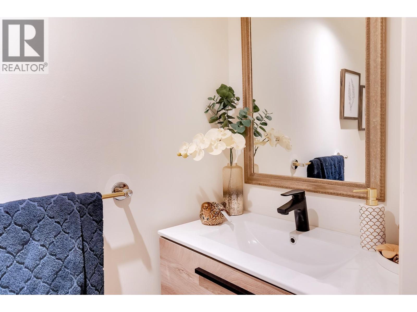 18 1550 LARKHALL CRESCENT, North Vancouver